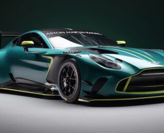 Aston Martin Yeni Yarış Aracı Vantage GT3’ü Tanıttı!